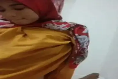 Koleksi Ukhti Melayu Berhijab Merah Anggun